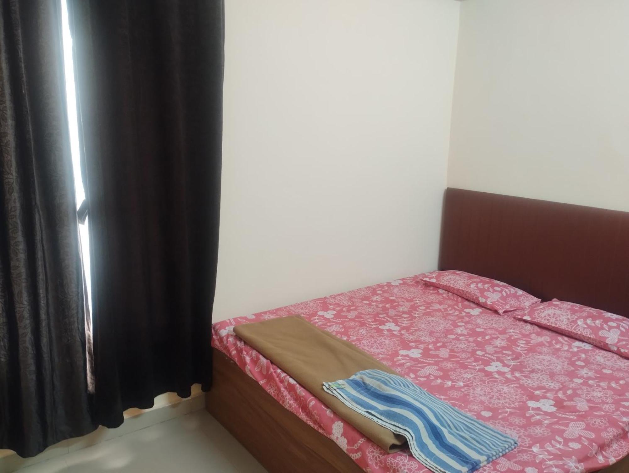 Hotel Metro Althan Surat Bagian luar foto