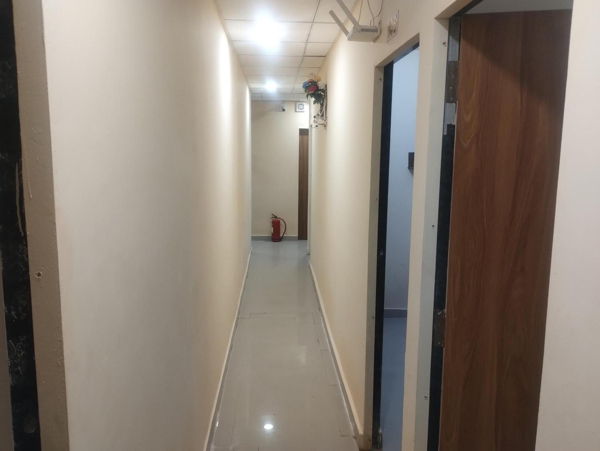 Hotel Metro Althan Surat Bagian luar foto