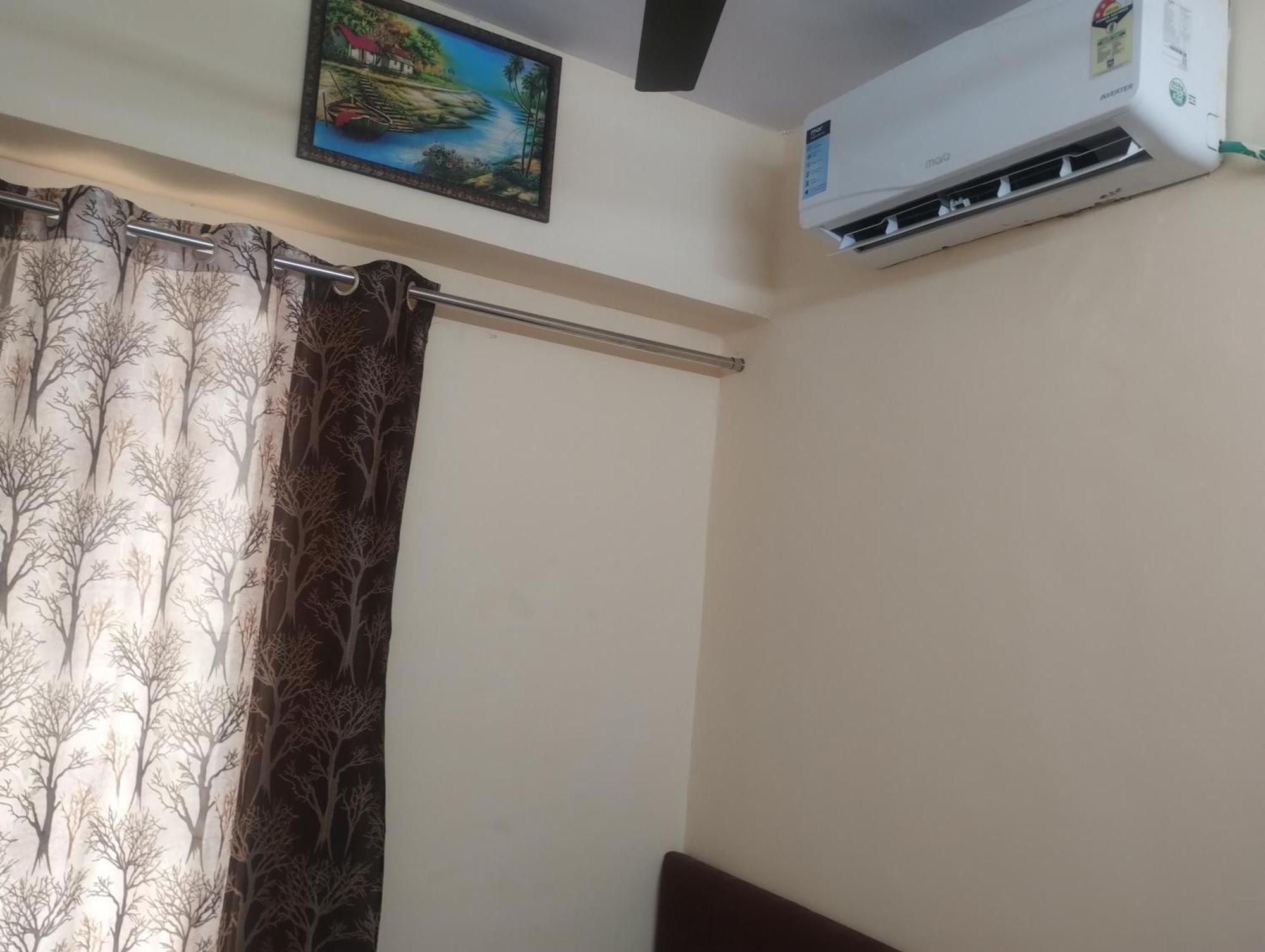 Hotel Metro Althan Surat Bagian luar foto