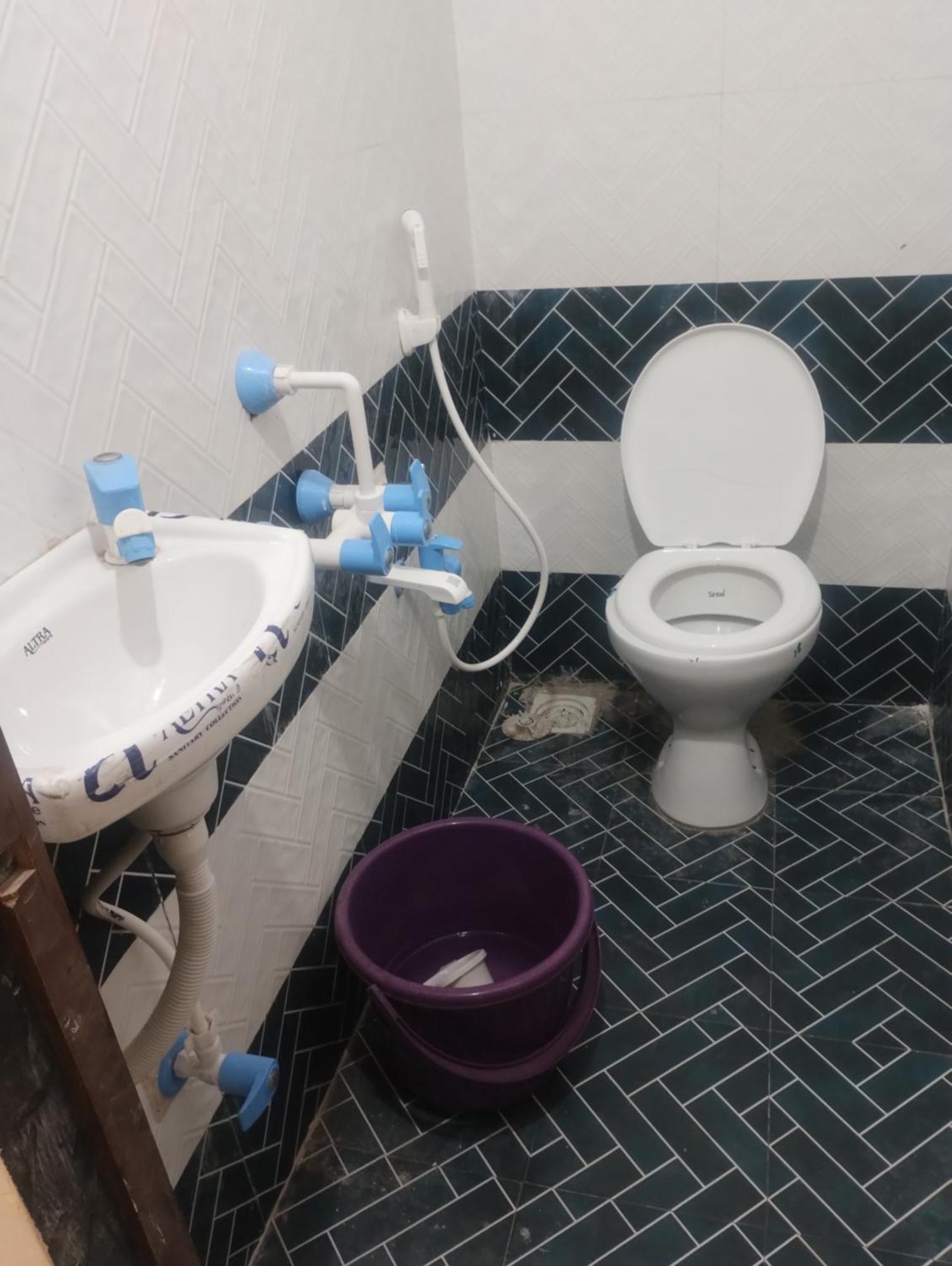 Hotel Metro Althan Surat Bagian luar foto